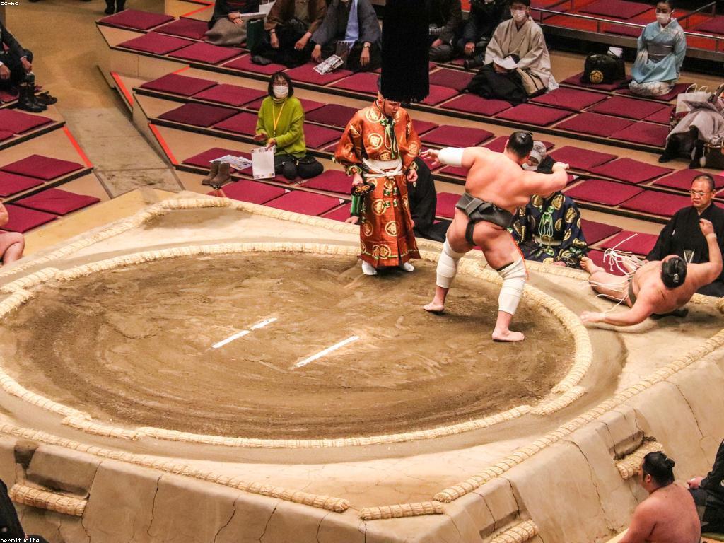 វិភាគព័ត៌មានពេញនិយម: ភាពធូរស្បើយនៃការប្រកួតប្រជែង